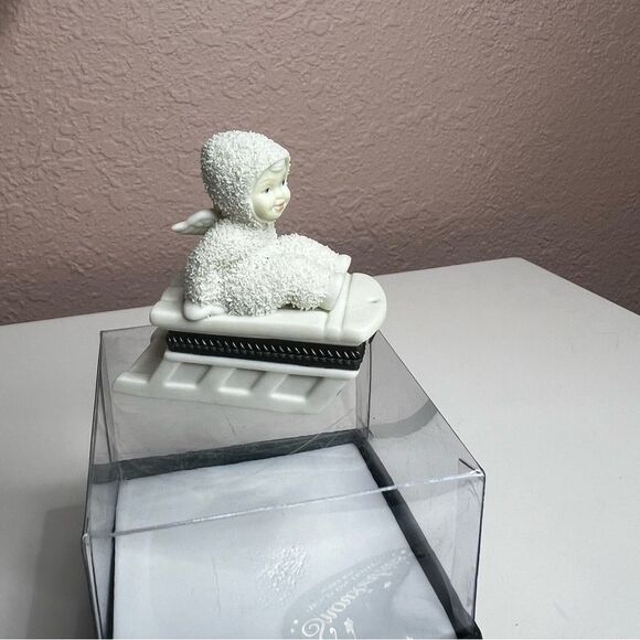 3/$20 Snowbabies Hold on Tight Hinged Box - Picture 5 of 13